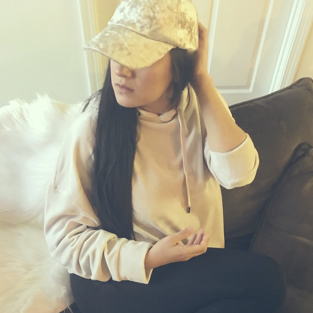 SOLD OUT🛑🆕LAST ONE‼️CRUSHED VELVET CAP - Picture 4 of 8
